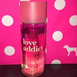 Pink's Love Addict